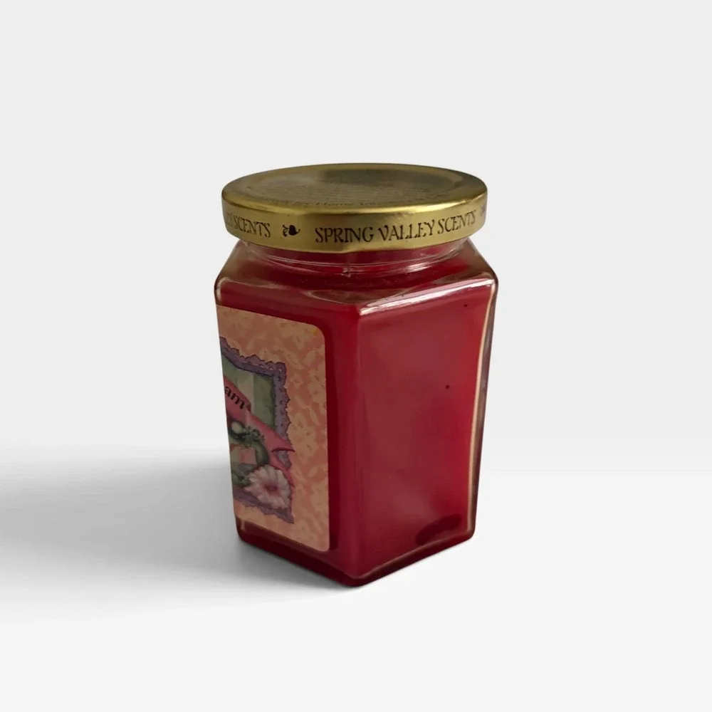 Vintage Home Interiors Spring Valley Scents Strawberries Cream Candle Unburned